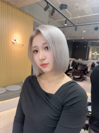 ショート カラー ARIA💎縮毛矯正 ブリーチ💎複雑履歴のヘアスタイル