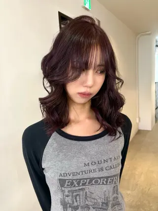 ミディアム カラー Yuna/ベージュ ダブルカラーのヘアスタイル