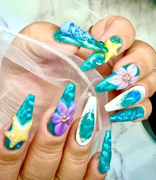 ネイル M.N_ nailのネイルデザイン