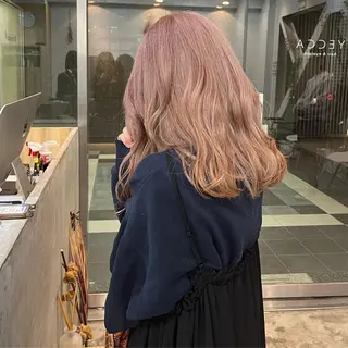 セミロング カラー デザインカラー /るあんのヘアスタイル