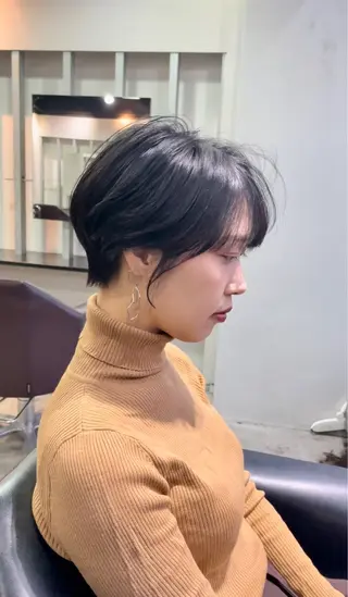 ショート Ms.CHARM【ミズチャーム】所属・韓国/レイヤーカット 顔周り/廣瀬達哉のヘアスタイル