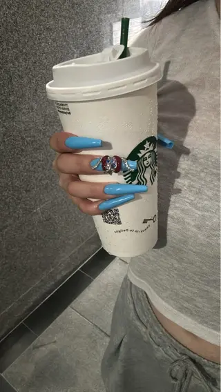 ONIKANail所属・Momoka 🦋のネイルデザイン