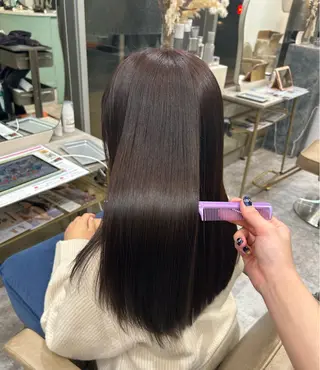 カラー LOA Ririのヘアスタイル