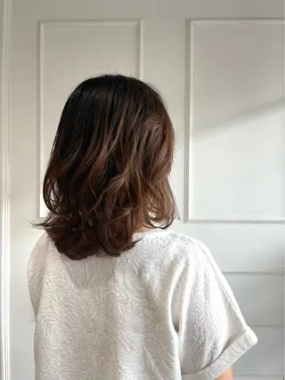 ミディアム カラー 中山 知優のヘアスタイル