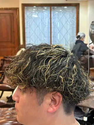 ショート カラー パーマ メンズ おしゃれ泥棒 石原メンズ特化美容師のヘアスタイル