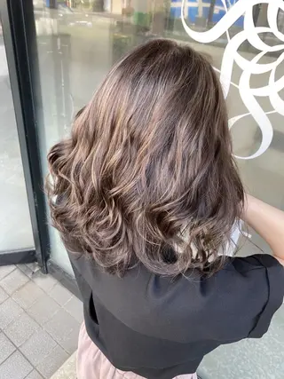 ミディアム カラー ヘアアレンジ Belle hair Design青野大貴のヘアスタイル