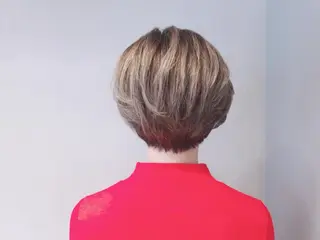 ショート カラー 水口 英里のヘアスタイル