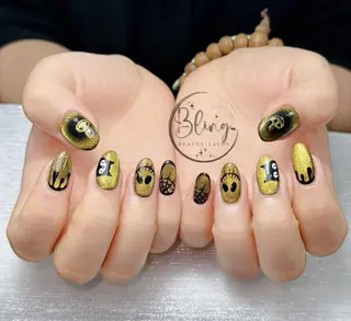 ミディアム Bling Salonのネイルデザイン