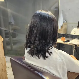 ミディアム 滝 菜々子のヘアスタイル