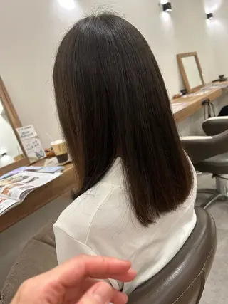 セミロング no4ナチュラル戸祭所属・山越 美裕樹のヘアスタイル