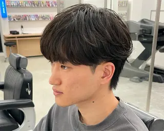 パーマ メンズ Lond LOGAN所属・古田和也/メンズパー マ特化美容師/波巻きのヘアスタイル