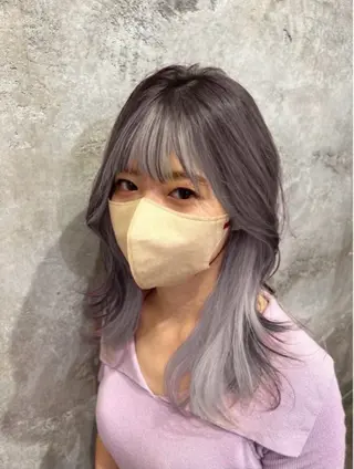 セミロング カラー ハイトーンカラー が絶対可愛い✨泰聖✨のヘアスタイル