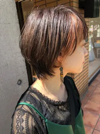 ショート カラー THE DAY所属・AKI HASHIMOTOのヘアスタイル