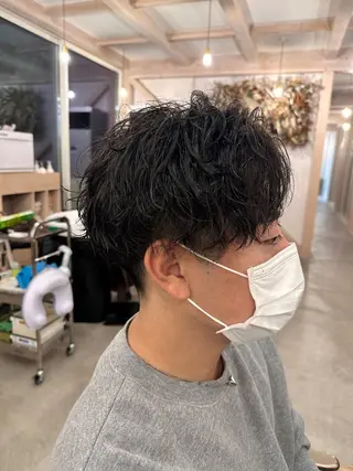 パーマ メンズ and c所属・NISHI （ニシ）のヘアスタイル