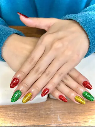 ネイル ネイルサロンエーナイン札幌大通本店所属・宇野 舞美のネイルデザイン