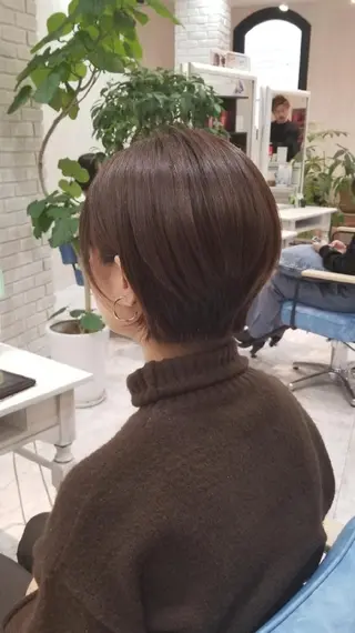 ショート カラー 顔周りレイヤーカット 髪質改善代表西村功平のヘアスタイル