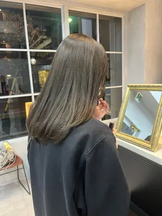 セミロング カラー 🦩レイヤー|透明感 カラー🦩makoのヘアスタイル