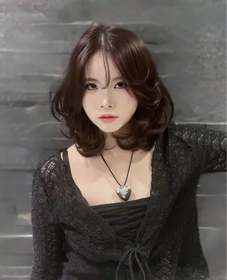 ミディアム sara/名古屋 ／ハイトーンのヘアスタイル