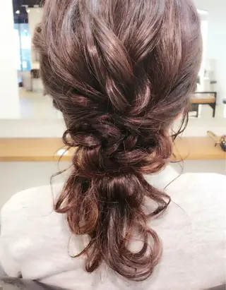 ヘアアレンジ GRANLUSSO 〜グランルッソ駅前店所属・木口 嘉美のヘアスタイル