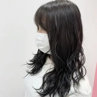 セミロング カラー ハッシュカット レイヤー池袋のヘアスタイル