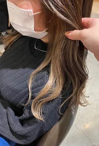 ロング diar／Saori 透明感カラー🤍のヘアスタイル