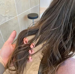 ミディアム Lafith hair lit所属・今井 悠菜のヘアスタイル