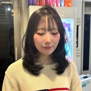 ミディアム カラー レイヤー/ハッシュカ ット/顔周り/フウカのヘアスタイル