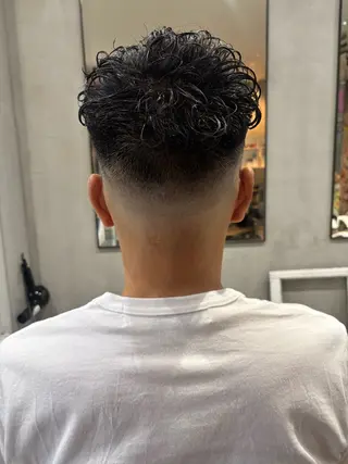 ショート パーマ メンズ 中目黒メンズ刈り上げ Harunaのヘアスタイル