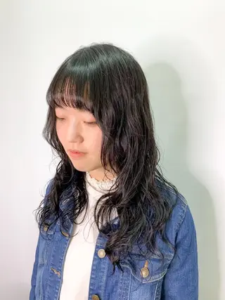 ロング パーマ 西村 真実子のヘアスタイル