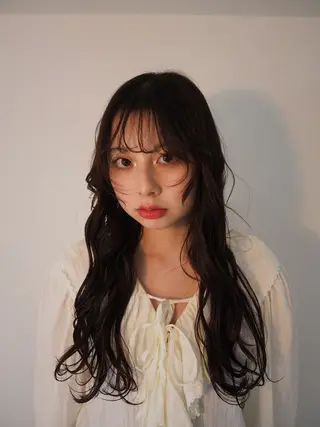 ロング カラー パーマ ヘアアレンジ UNBIRTHDAY MIUのヘアスタイル