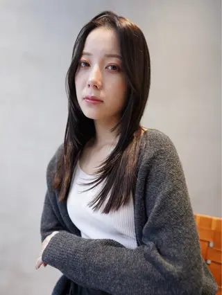 ロング センターパート /ニュアンスパーマのヘアスタイル