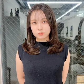 ミディアム カラー ブリーチなし/レイヤ ー特化🌈Tommyのヘアスタイル