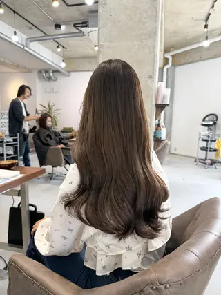 ロング カラー カイリ /レイヤーカットのヘアスタイル