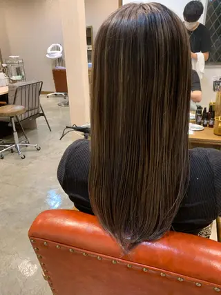 ロング カラー 岡田 匡史のヘアスタイル