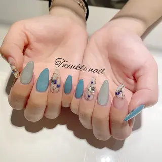 ネイル 中井 綾香の眉毛・アイブロウイメージ