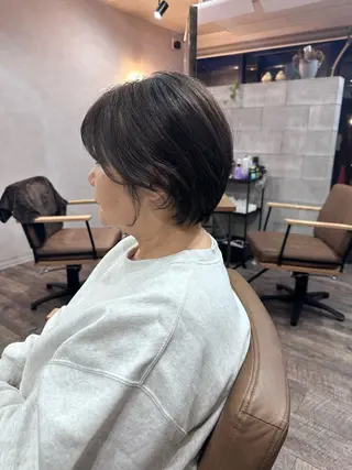 ショート カラー t.hair垂門真吾 曲がる縮毛矯正/ボブのヘアスタイル