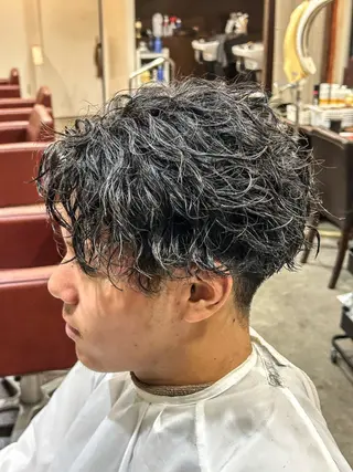 パーマ メンズ 渡邊 海里のヘアスタイル