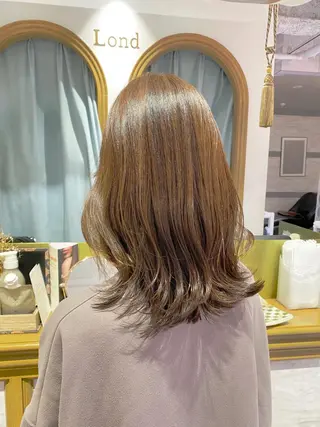 ミディアム レイヤーカット /透明感カラー西田のヘアスタイル