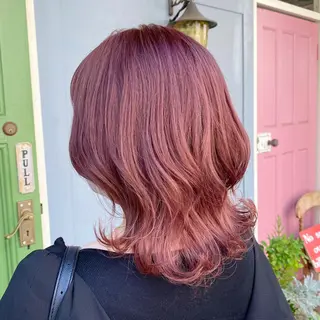 ミディアム カラー BRITS 渡辺 菜々子のヘアスタイル