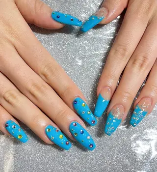 ネイル VIERU 🌈🎀💖のネイルデザイン