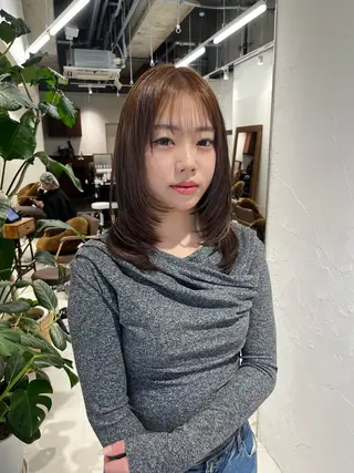 ミディアム カラー レイヤーカット/ブラ ウンカラー/河野凜のヘアスタイル