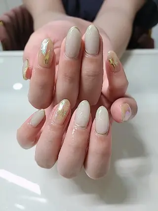 ネイル ビーケア自由が丘所属・えみ えみのネイルデザイン