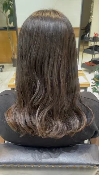 セミロング 縮毛矯正・髪質改善・ ストレート🌻ゆいのヘアスタイル