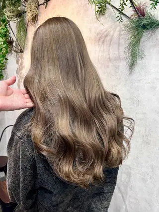 ロング カラー apollo yokohama所属・バレイヤージュ横浜 ハイライトのヘアスタイル