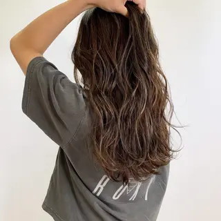 ロング 福山 晴香のヘアスタイル