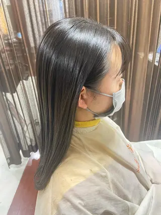 ロング 瀧下 唯のヘアスタイル