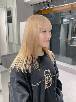 ミディアム カラー ikuma/ ミルクティーのヘアスタイル