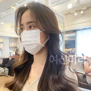 セミロング カラー SALOWIN 新宿三丁目EAST所属・韓国レイヤー🇰🇷 layercut✂️のヘアスタイル