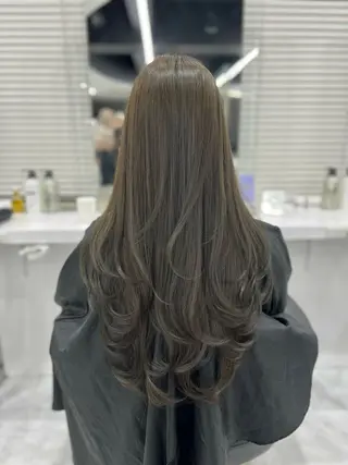 ロング カラー オリーブカラー🫒 レイヤーカット✂︎のヘアスタイル