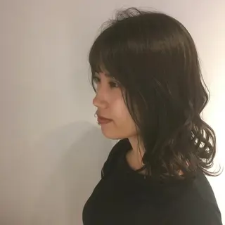 セミロング カラー しのはら まどかのヘアスタイル